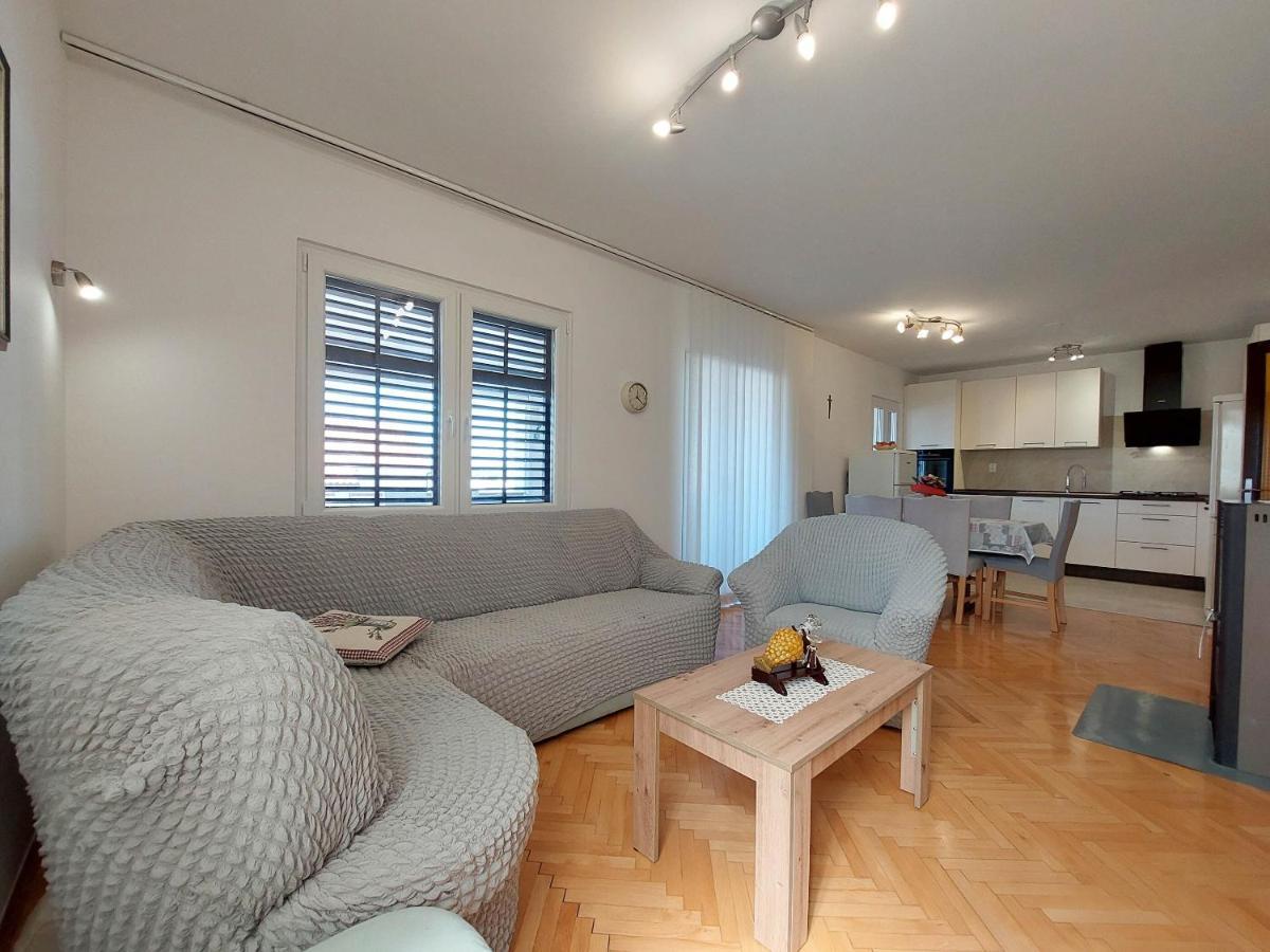 Apartment Neda プナト エクステリア 写真