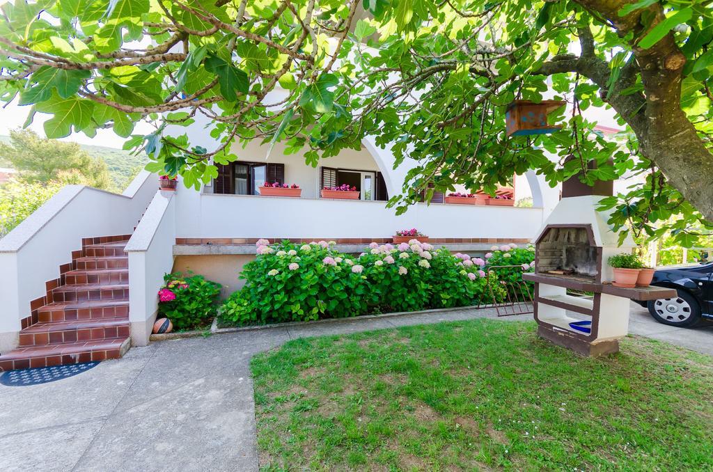 Apartment Neda プナト エクステリア 写真